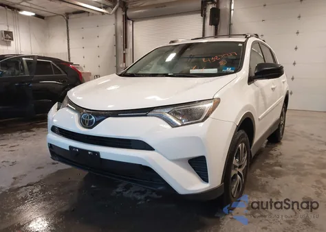 2018 Toyota Rav4 Le z USA, uszkodzony, nr VIN JTMBFREV7JJ220246